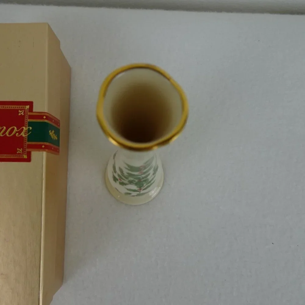 Lenox Holiday Christmas Holly Berry Bud Vase 7